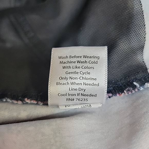 Coral Bay Shorts Stretchy Size 18W Red White Blue EUC - Picture 10 of 11